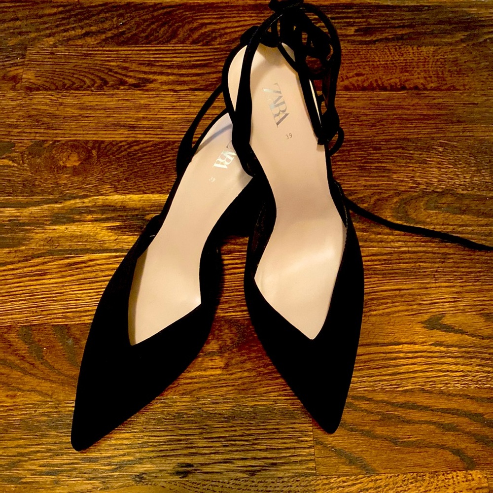 Zara 8 black point toe strap shoes